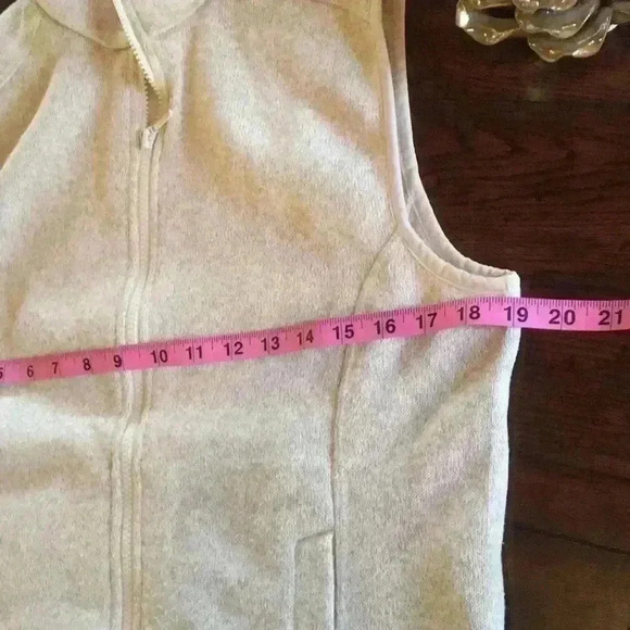Lands End Women’s Cream Sleeveless Vest Zippered Pockets small - Picture 11 of 11